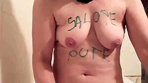 esclave f masturbating in autoseance with uro tags