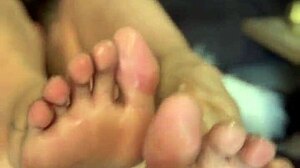 Latina shows off her cute feet and sexy ass for the first time