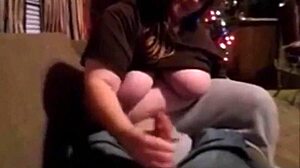 Wife deepthroats husband’s dick as Christmas gift with full swallow