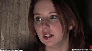 瘦红发妹子被绑，巨屌粗暴操