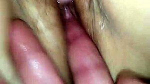 i love how this asian amateur cums from finger fucking her wet pussy, so wet and hot 😍