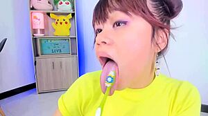 lila jordan brushes her teeth with tongue and spitting in this webcam fetish.