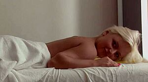 Hotteen 18+ Vol 4 全片满载俄罗斯18岁少女。看肛交、三人行和女同性恋动作！