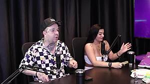 A Mulher Beijou Ele E Irritou Outro Homem Que Gozou Na Porta Do Carro - Freddy O Rei Do Dogging Toda Hora Sem Parar Sheer Red