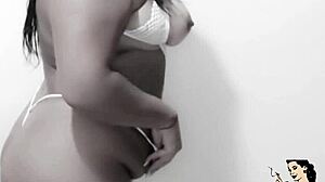 Trailer - Masturbation In The Bathroom With Big Pussy Suellen Santos!