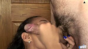 啊，我用鸡巴淹没她... 猛脸操！