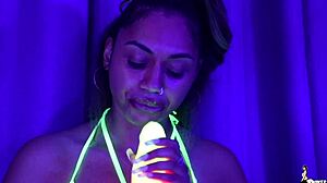 i love watchin that latina twerk and suck on fat dildo