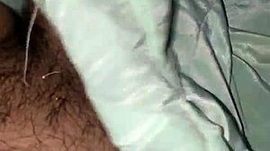 Sexy gay man jerks off with hot aunty Reshmi in shalwar! 🔥