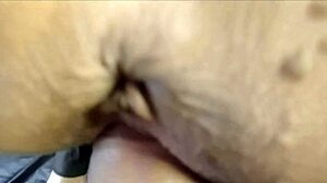 哇，巨乳黑发美女和伴侣角色扮演超棒！😍