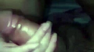 年轻美女用处女屁股跟继父换钱