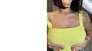 Milf mommy with tattoo on her knees