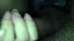 年轻美女用处女屁股跟继父换钱