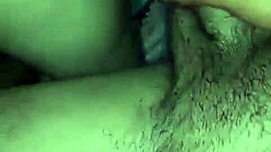 年轻美女用处女屁股跟继父换钱