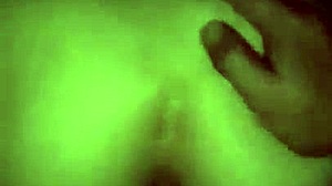 年轻美女用处女屁股跟继父换钱