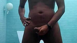 Garoto de programa magrinho neg�o pirocudo do rio de janeiro fazendo atendimento somente por chamada de v�deo whatsapp 021966326286 gozano muito v�deo completo no red