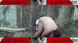 Impossible postures for eating the fat girl's pussy on the street, loving her juices and licking her big ass till she cums