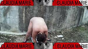 Impossible postures for eating the fat girl's pussy on the street, loving her juices and licking her big ass till she cums