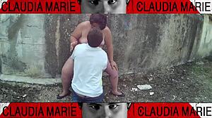 Impossible postures for eating the fat girl's pussy on the street, loving her juices and licking her big ass till she cums