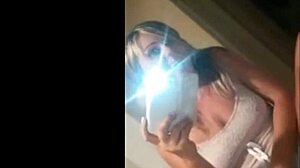 Watch her squirt in the mirror!