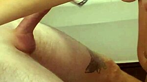 Girlfriend Gives Amazing Blowjob In Homemade Video