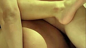 墨西哥妻子出軌，激烈後入式三人行有偷窺者