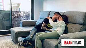 fan meets girl on tinder and fucks her