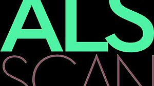 rica follada con semen dentro de mi vagina. latina milf enjoys interracial creampie on top.