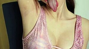 April Maxima licking her armpits is so kinky 😏