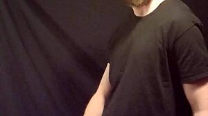 Watch this gay man jerk off his big cock solo.