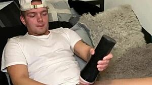 hot sends video to fuck buddy: jerk off to this cumshot?