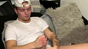 hot sends video to fuck buddy: jerk off to this cumshot?