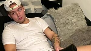 hot sends video to fuck buddy: jerk off to this cumshot?