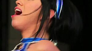 Who knew Mortal Kombat XXX parody would have such hot lesbian face-sitting?