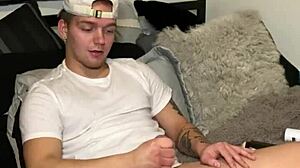 hot sends video to fuck buddy: jerk off to this cumshot?