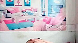 Hairdresser and boyfriend share moments