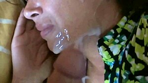 uhh, stepmom got huge cumshots all over her face n mouth!