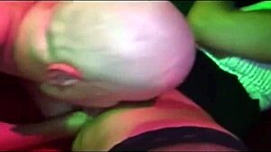 群交帶拳交動作