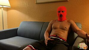 Peach Queenz Shines in Amateur Couch Casting with Wild Interracial Squirting