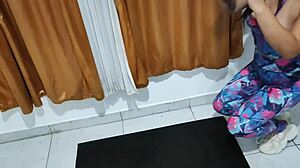 哥伦比亚拉丁黑妹被教练后入深喉射精🍑💦