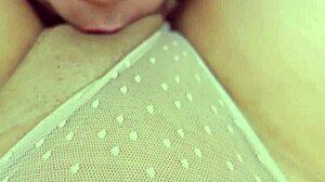 mi sexy compañera de clases se toca frente a mi y le doy la mejor cogida