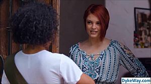 Black and white lesbians kissing passionately 😘