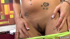 肛交荡妇哈莉·卡明斯接受BBC跨种族肛交，大奶子和怪物鸡巴射精 😏