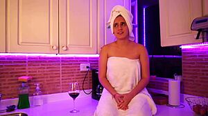 Hot babe have an interview and gets horny