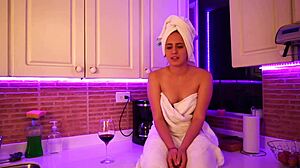 Hot babe have an interview and gets horny