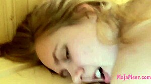 big tits girl explores herself in solo play session