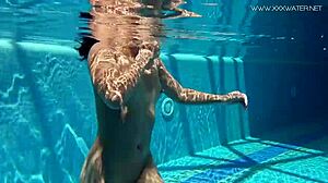 jessica seduced the producer with her sexy pool vibe 😍