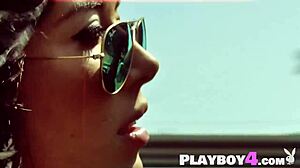 Roos van Montfort passionately strips in the car