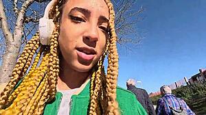 La ebony luna black me reconoce en la calle y me lleva a su casa para follarme sin compasion