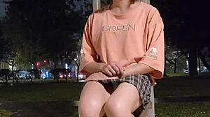 看着丁璇户外尿尿和用假阳具自慰太激动了