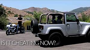 肌肉猛男Quin Quire支配出轨邻居，用深喉颜射和粗暴舔屁股